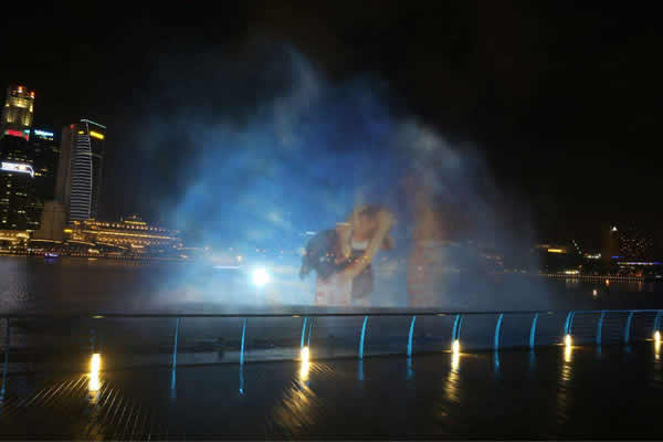 <b>激光水幕電影</b>